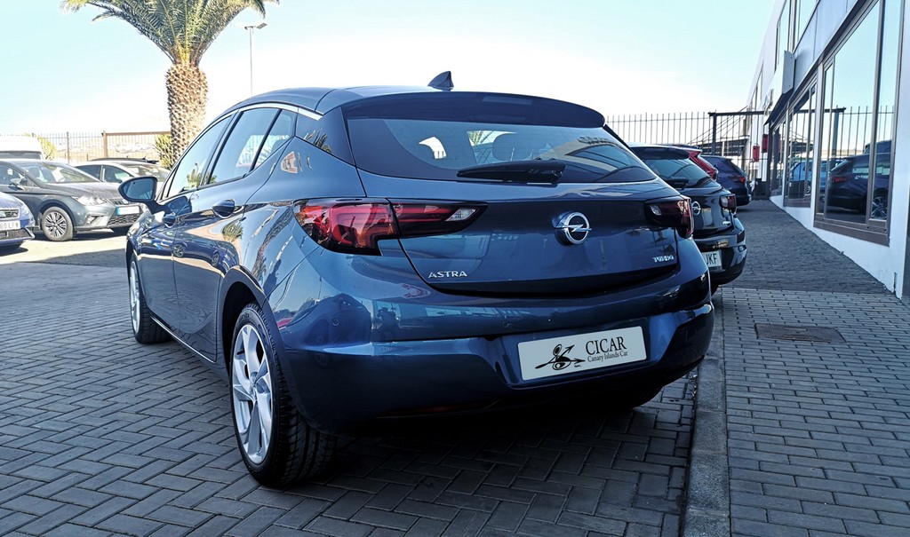 Última unidad de Opel Astra 5p Dynam 1.4t 150cv S/S en Lanzarote
