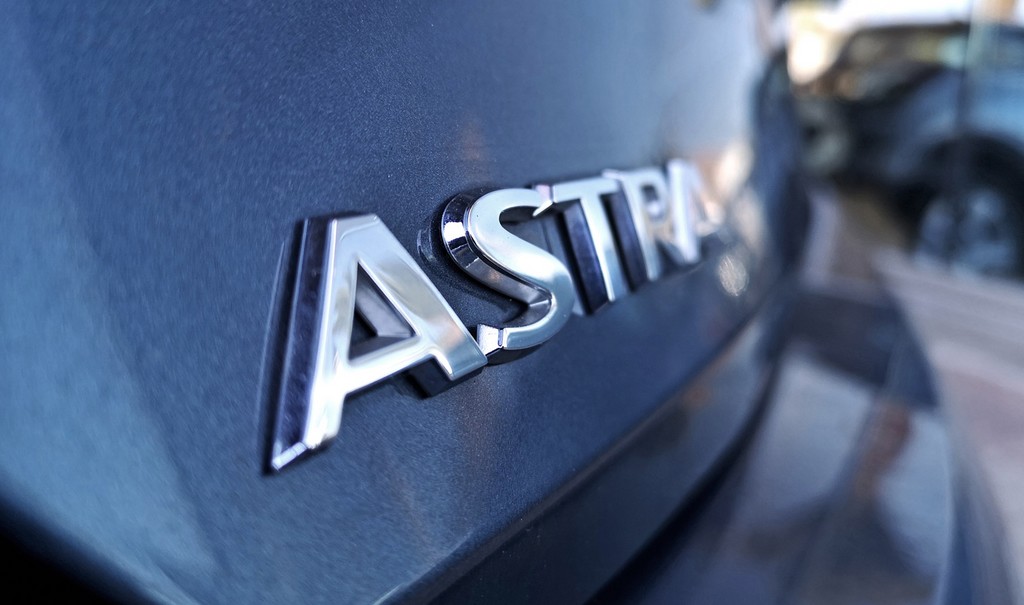Varias unidades de Opel Astra 5p Dynam 1.4t 125cv S/S en La Gomera