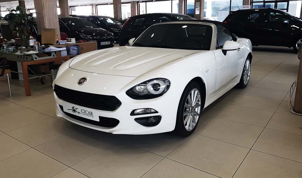 Última unidad de Fiat Fiat 124 Spider Lusso en Tenerife