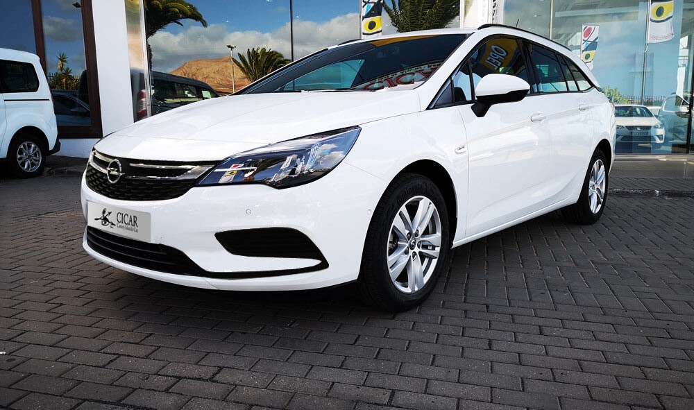 Varias unidades de Opel Astra St Dynam 1.4t 150cv Mt6 en Tenerife