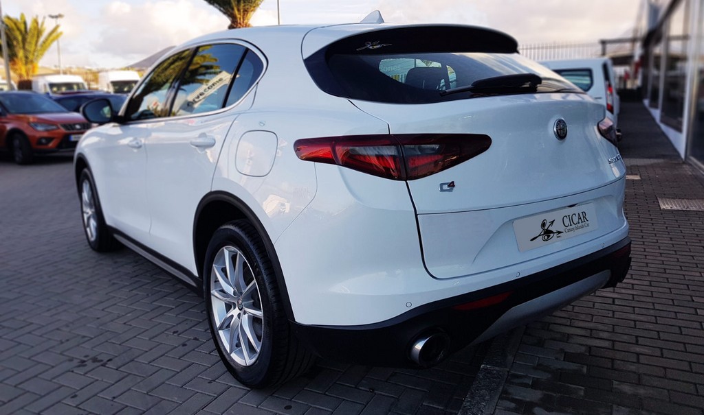 Varias unidades de Alfa Romeo Stelvio Executive 2.0 200cv Q4 en Lanzarote