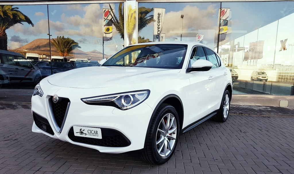 Última unidad de Alfa Romeo Stelvio Executive 2.0 200cv Q4 en Tenerife