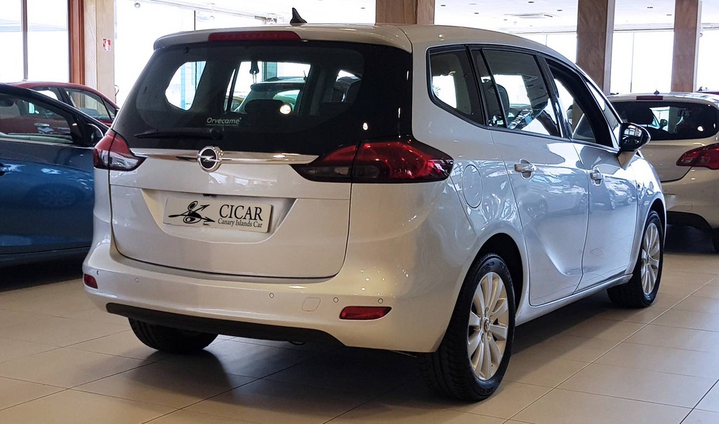 Varias  unidades de Opel Zafira 5p Innovation 1.6t S/S 136cv Aut. en Lanzarote