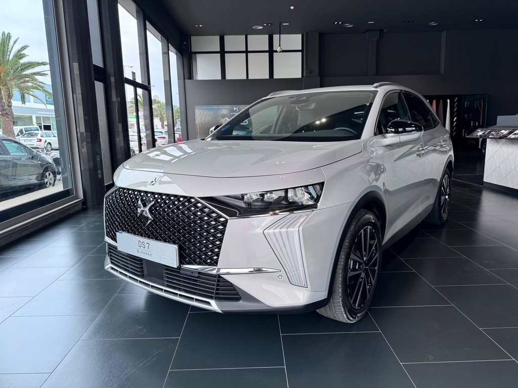 DS DS 7 5p. E-Tense 4x4 300 Collection Automático 300cv