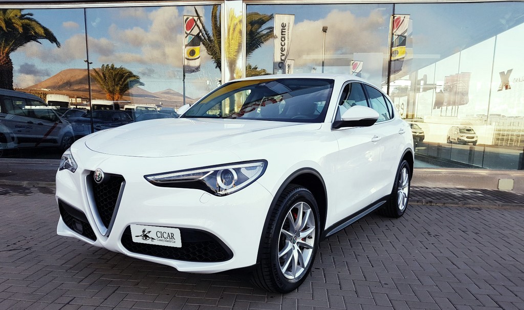 Última unidad de Alfa Romeo Stelvio Sprint + 2.0 200cv Awd en Tenerife